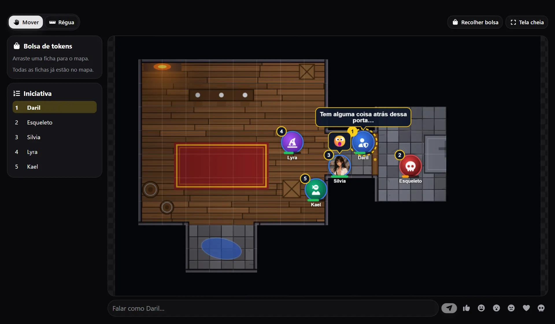 Mesa tática do EASYFICHAS com mapa de taverna, tokens dos jogadores, ordem de iniciativa, neblina de guerra e balão de fala sobre o token
